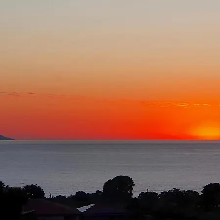 Stunning In With House Sea View Nyaraló Cetraro