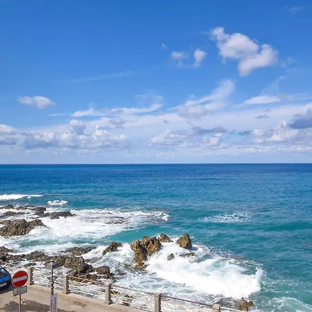 Nyaraló Stunning In With House Sea View *